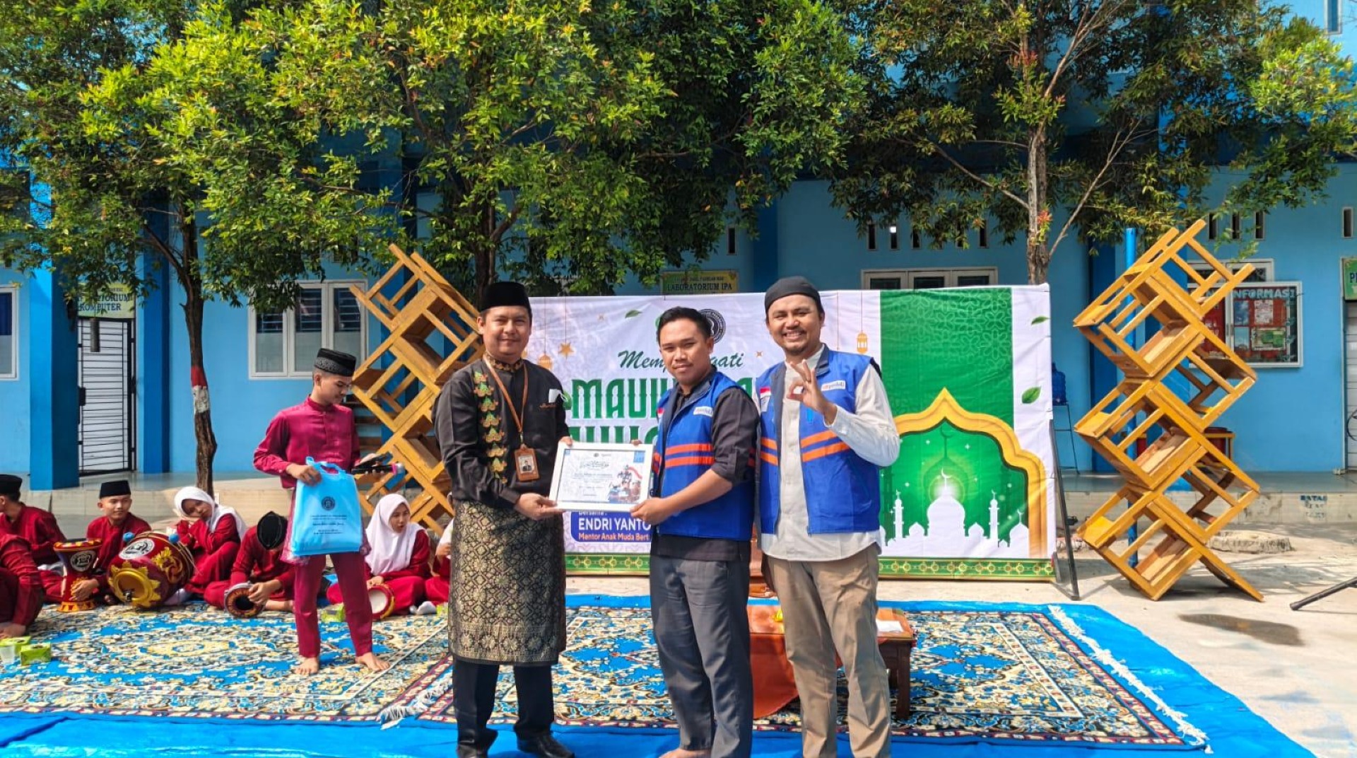 DT Peduli Riau Bersama SMA IT Fadhilah Peringati Momentum Maulid Nabi Muhammad saw dan Himpun Donasi untuk Yatim Dhuafa
