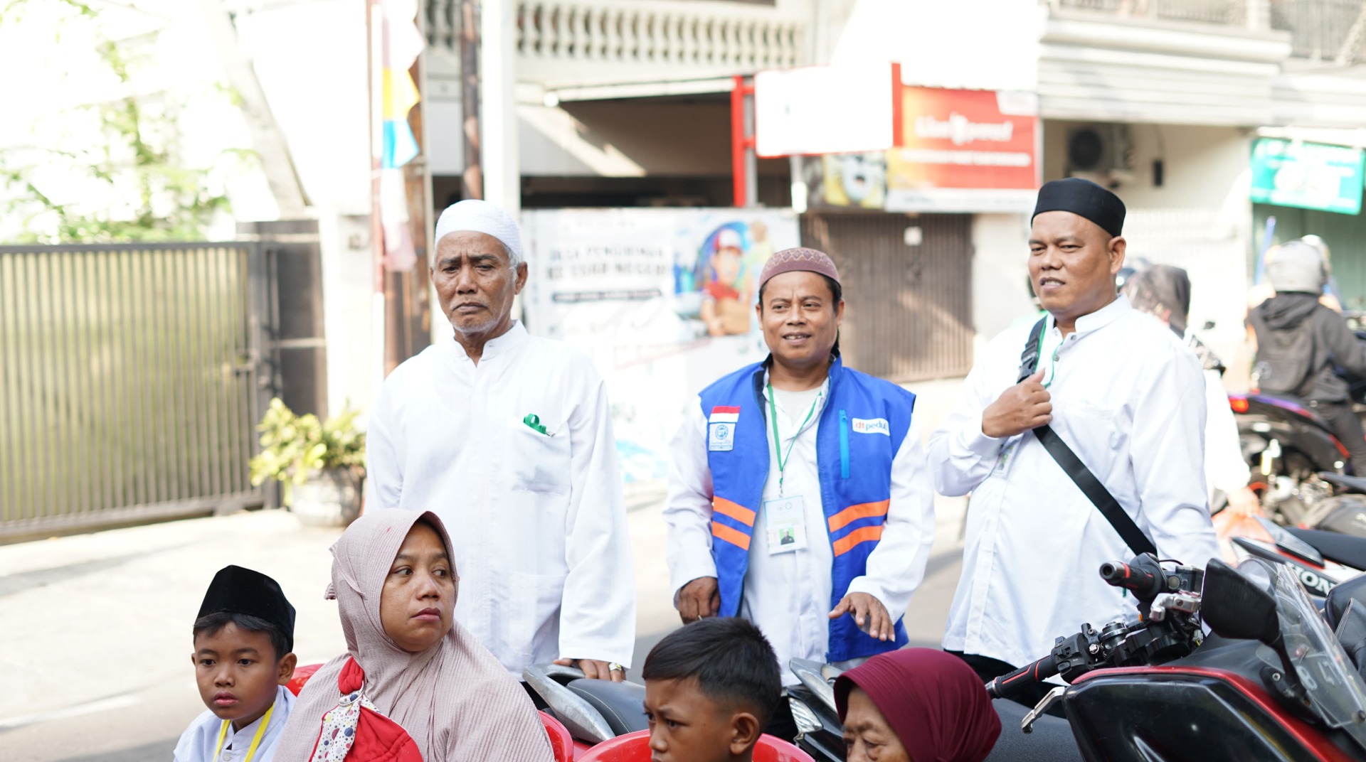 DT Peduli Jakarta Bersama Yayasan Mathla'un Anwar Ar-Rahman Gelar Kegiatan Khitanan Massal 