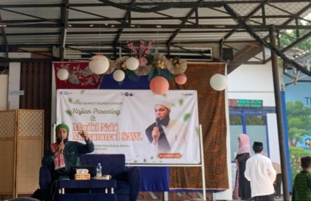 DT Peduli Cianjur Gelar Safari Dakwah dan Galang Donasi untuk Palestina di SMAN 1 Mande, SMPN 1 Mande dan TK-SD DT 