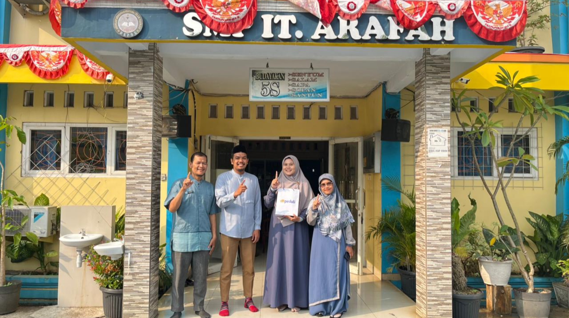 DT Peduli Depok Jalin Sinergi dengan SMP IT Arafah dalam Program Sosial dan Pendidikan