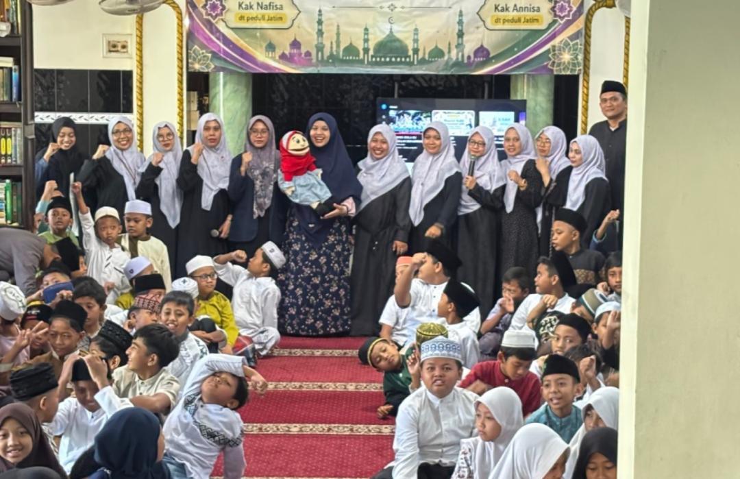 DT Peduli Jatim Bersama SDN Wonokromo Surabaya Gelar Safari Berkisah Maulid Nabi Muhammad saw dan Ajak Siswa Indahnya Berinfak