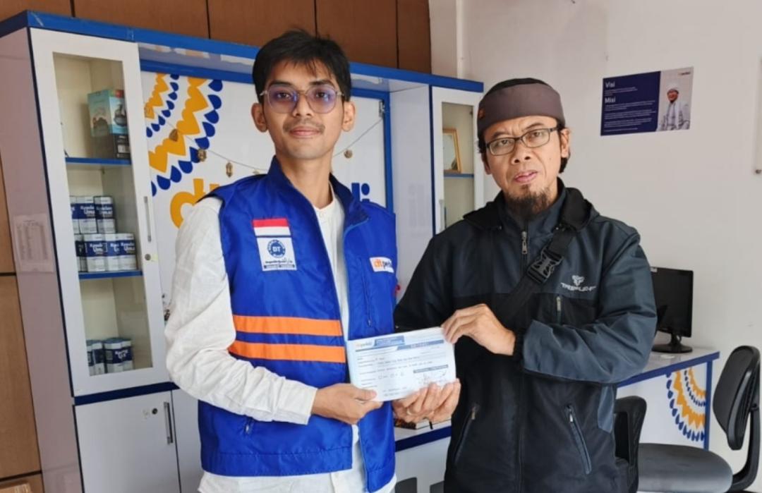 DT Peduli Depok Salurkan Bantuan Biaya Pendidikan untuk Muhammad Syauqi dan Muhammad Ziyad, Orangtua Bersyukur Penuh Haru