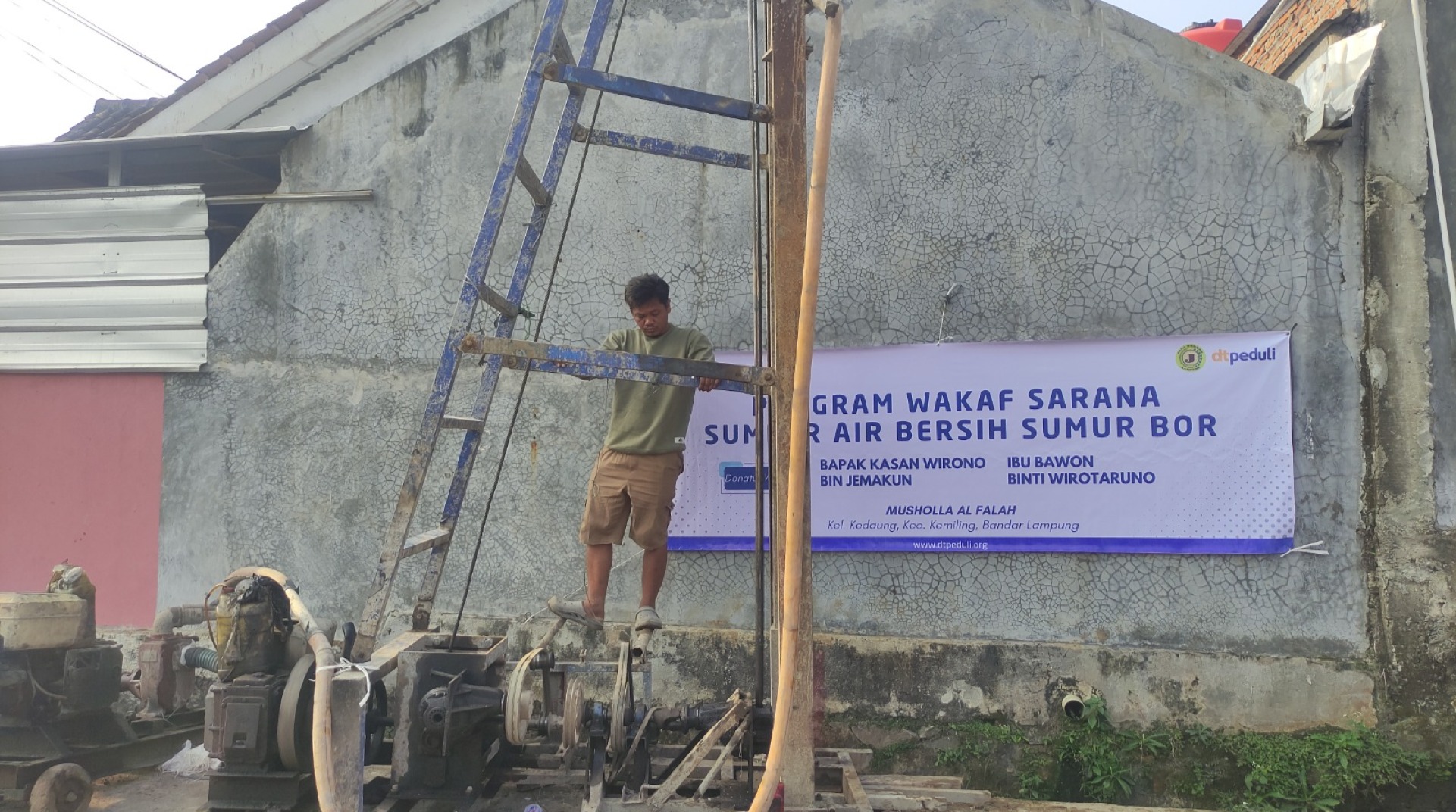 DT Peduli Lampung Monitoring Pekerjaan Program Air Bersih Sumur Bor di Musholla Al Falah 