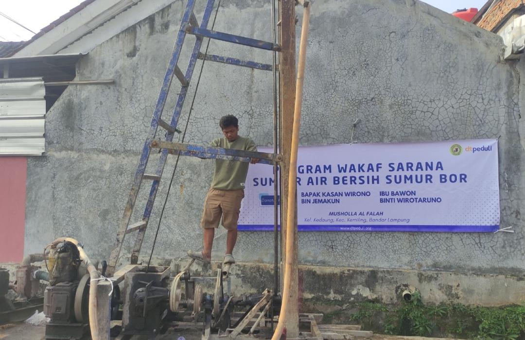 DT Peduli Lampung Monitoring Pekerjaan Program Air Bersih Sumur Bor di Musholla Al Falah 