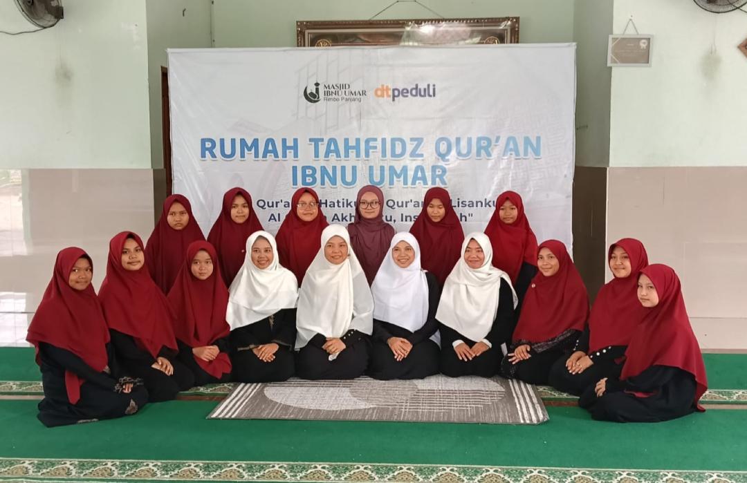 Rumah Tahfidz Qur'an Ibnu Umar Binaan DT Peduli Riau Bersama Komunitas Sahabat Surga JKU Sukses Gelar Khataman Qur'an