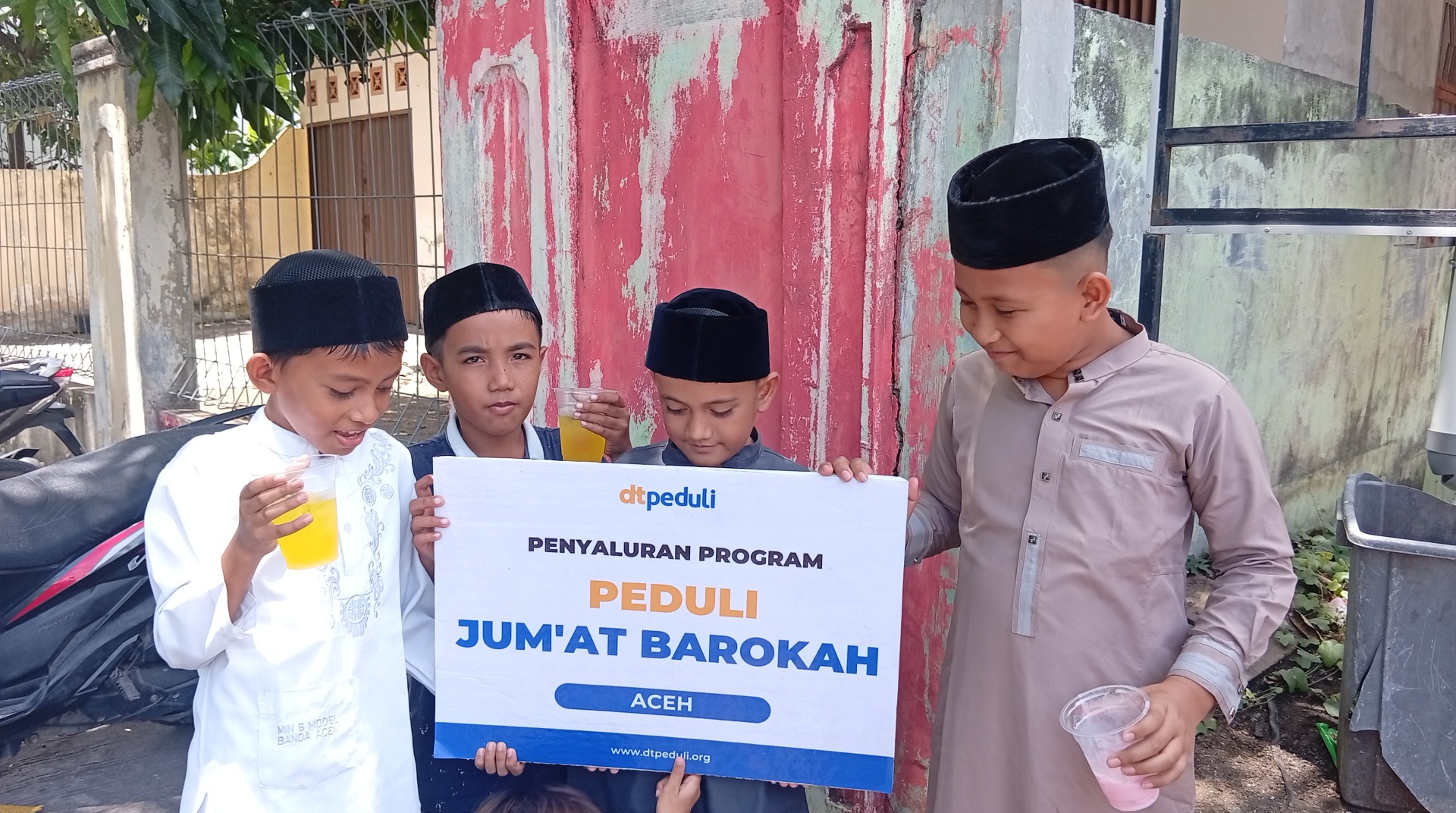 DT Peduli Aceh Berbagi Kebahagiaan kepada 500 Penerima Manfaat dalam Program Jumat Berkah