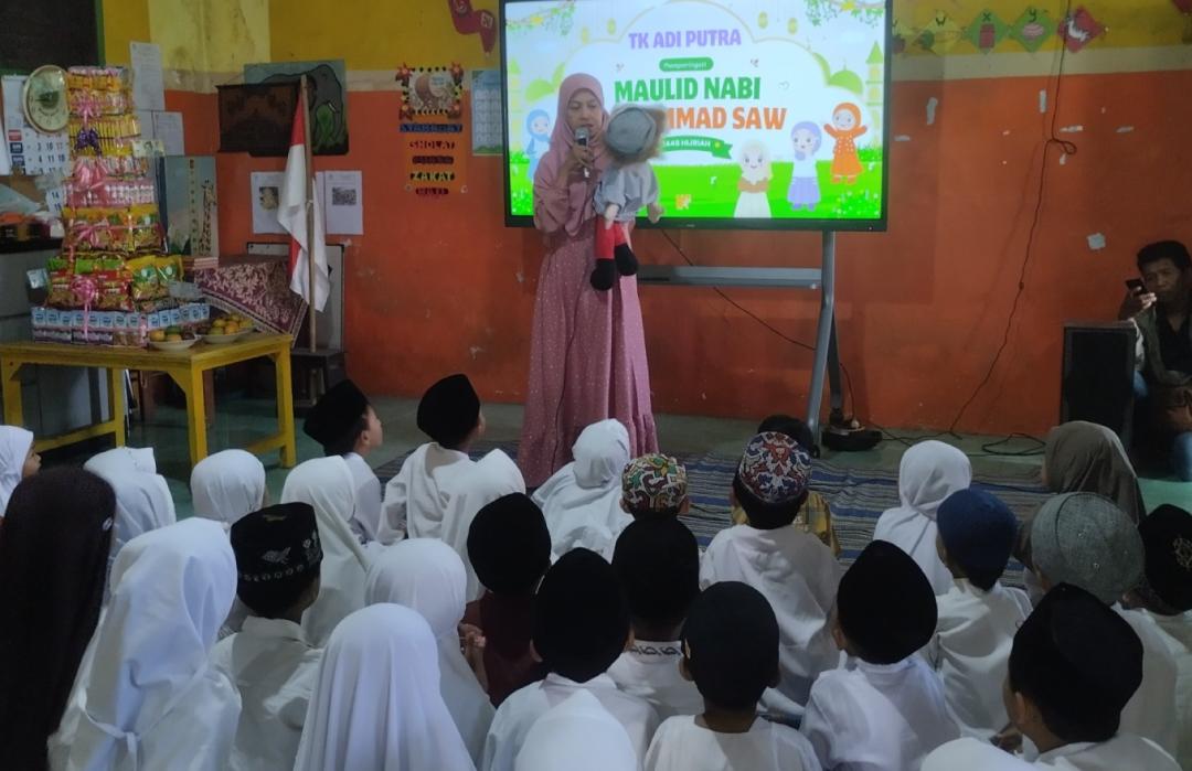 Peringati Maulid Nabi, DT Peduli Malang Bersama TK Adi Putra Gelar Kegiatan Mendongeng 