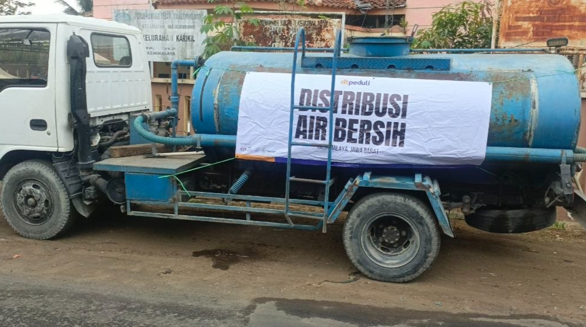 Hadirkan Harapan di Tengah Kekeringan, DT Peduli Tasikmalaya Salurkan Ribuan Liter Air Bersih ke Kampung Munjul Utara 