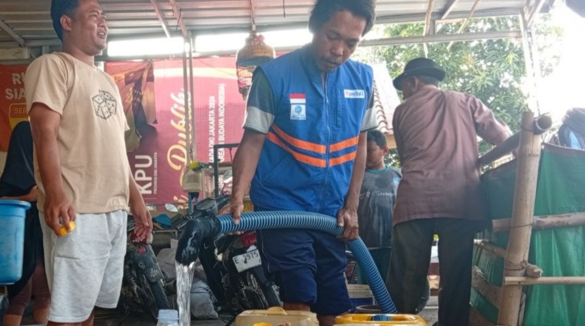 DT Peduli Kuningan Salurkan 18.000 Liter Air Bersih ke Desa Kananga, Bantu Warga Hadapi Krisis Air Bersih