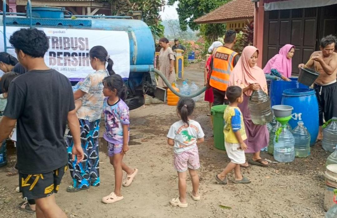 Kekeringan Meluas, DT Peduli Tasikmalaya dan BPBD Salurkan 58.000 Liter Air Bersih 
