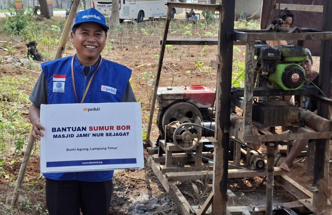 Saat Sumur Warga Mengering, Sumur Bor Masjid Nur Sejagat Mulai Dibangun