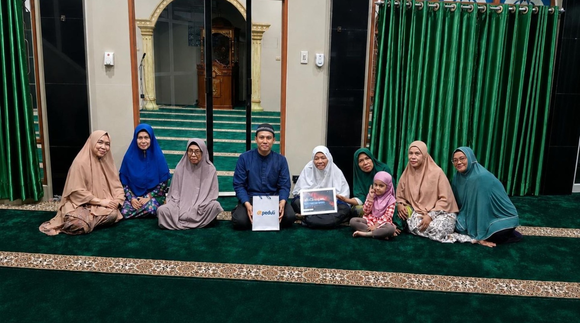 Dari Medan untuk Kalimantan, Majelis Taklim Nurul Muslimah Kirim Donasi Karhutla