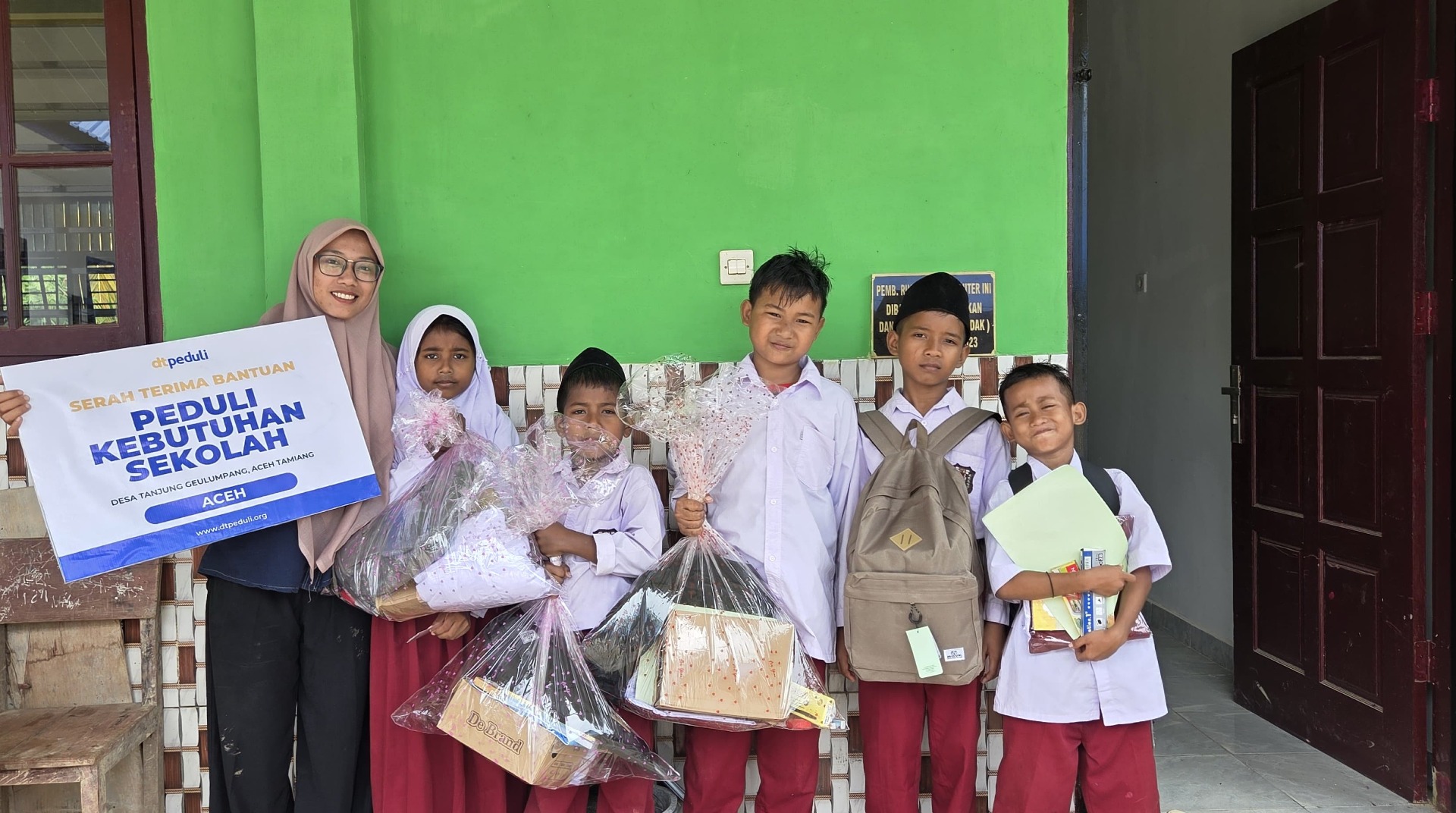 Kebakaran Hanguskan Rumah dan Perlengkapan Sekolah, DT Peduli Bantu Masyarakat Terdampak di Aceh Tamiang