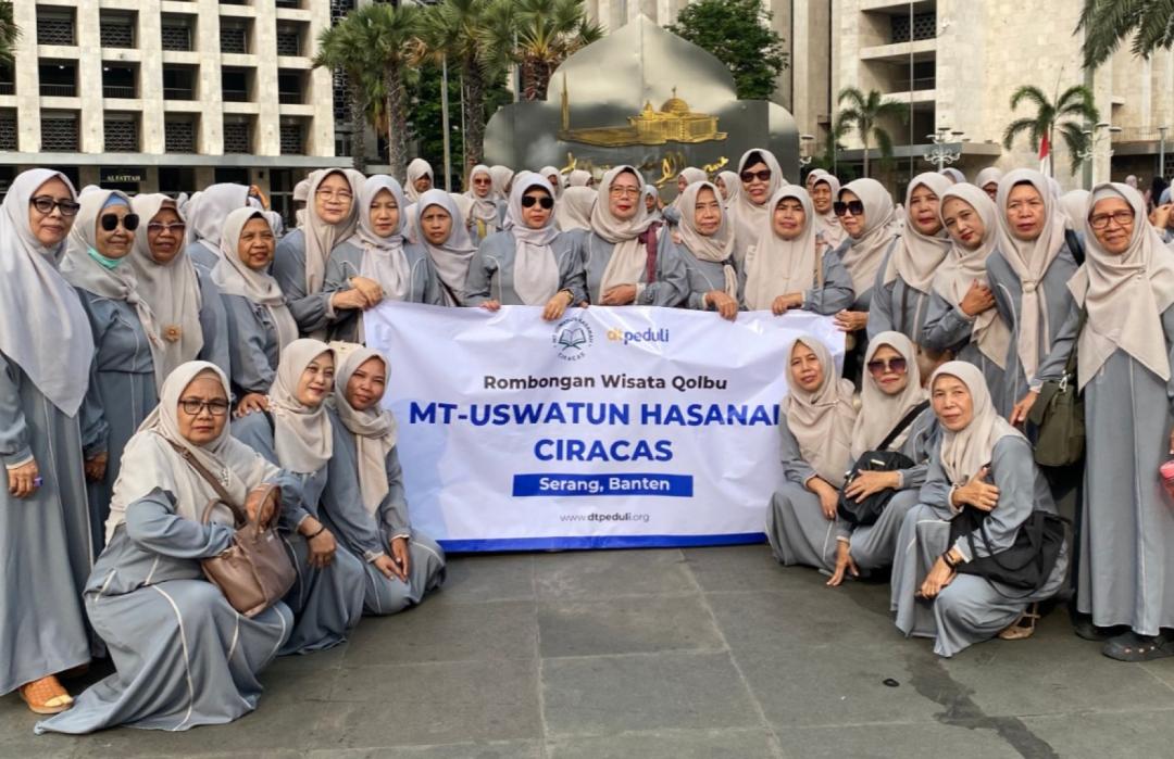 DT Peduli Serang Dampingi Majelis Taklim Uswatun Hasanah dalam Wisata Qolbu ke Masjid Istiqlal