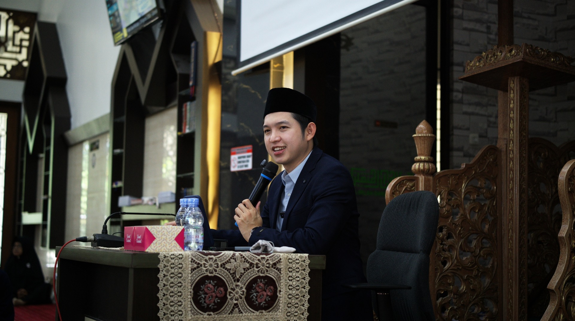 Safari Dakwah DT Peduli Riau Bersama Koh Dennis Lim, Ajak Jamaah Menenangkan Hati