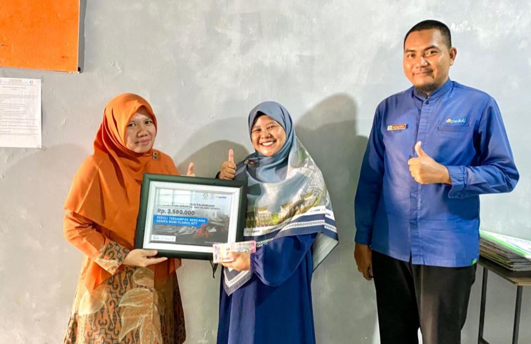 Dari Palembang untuk Flores, SD Islam Fatihil Quran Salurkan Bantuan melalui DT Peduli
