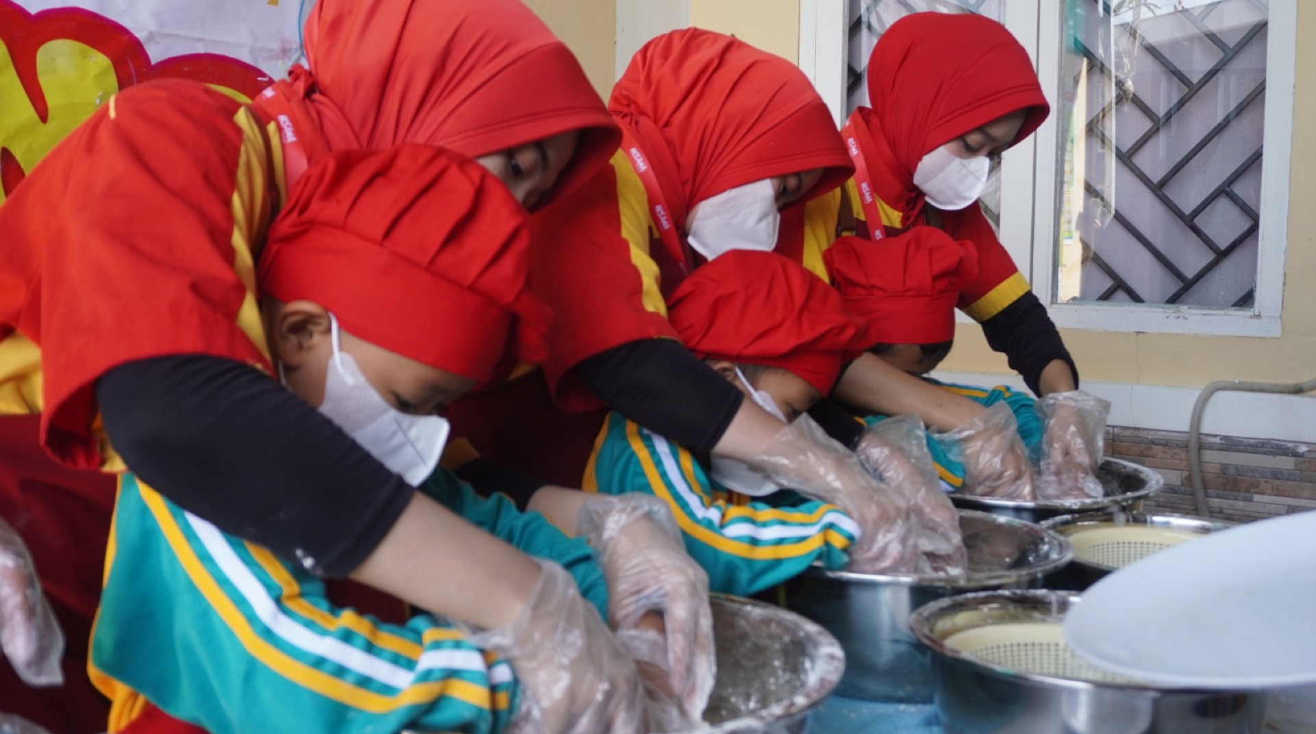 DT Peduli Sulsel dan Hisana Hadirkan Pengalaman Memasak yang Menyenangkan bagi Anak TK Nur Aqila