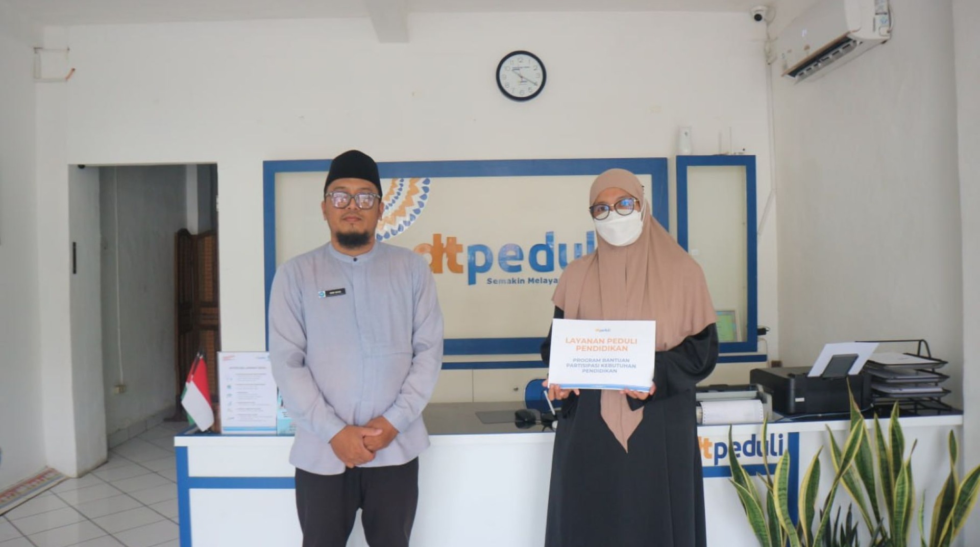 DT Peduli Sukabumi Bantu Ringankan Tunggakan Pendidikan Rayhan