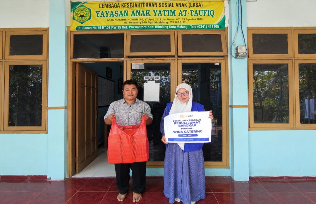 Bersama Wida Catering, DT Peduli Malang Perluas Manfaat Program Jumat Berkah