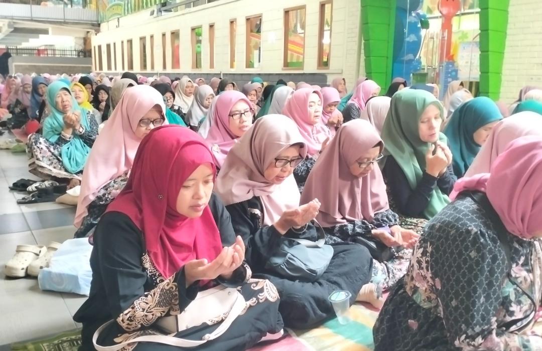 Kajian Maulid Nabi BKMM DMI Sukabumi Ajak Jamaah Peduli Gaza
