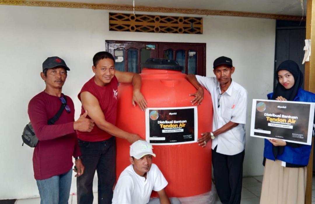 DT Peduli Kalsel Hadirkan Fasilitas Penampungan Air bagi Warga Gang Mutiara Luar