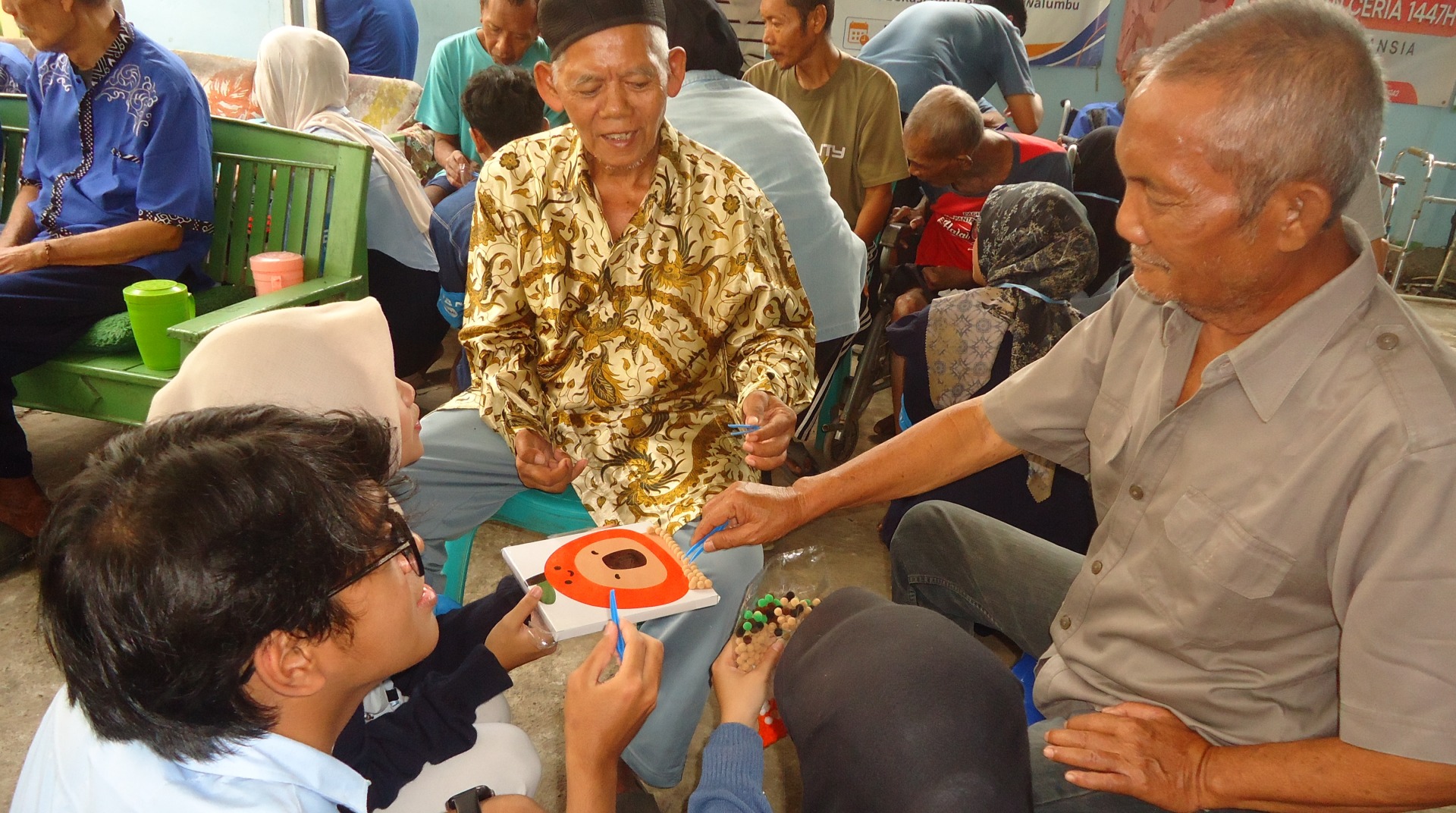 DT Peduli Bekasi dan Memori Negeri Hadirkan Kebahagiaan bagi Lansia melalui Program Jejak
