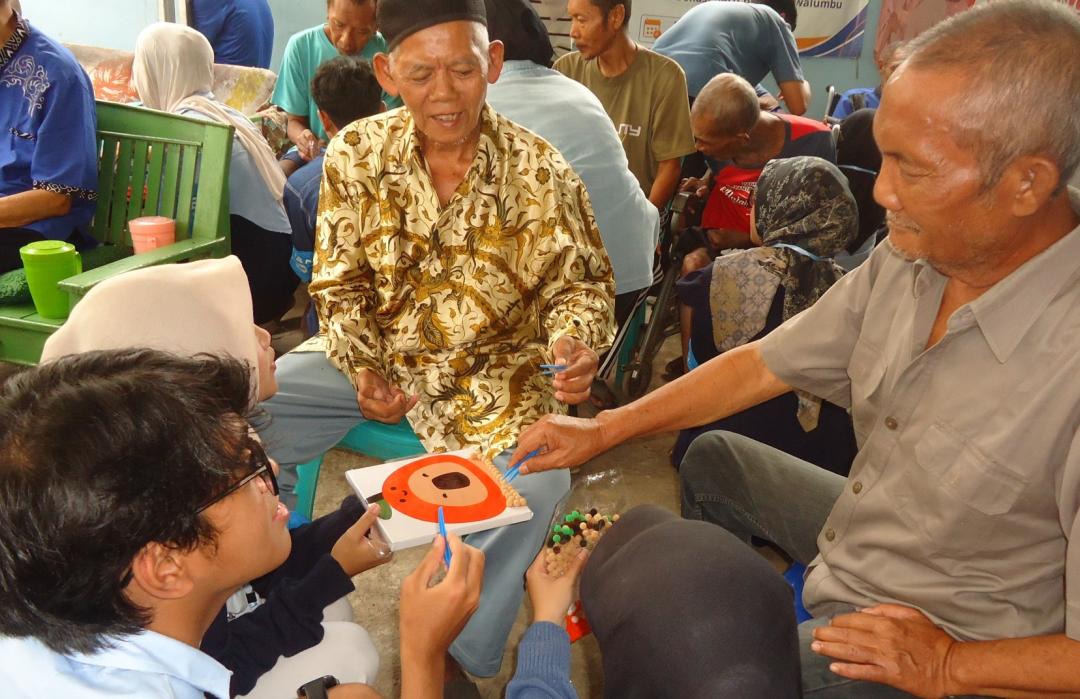 DT Peduli Bekasi dan Memori Negeri Hadirkan Kebahagiaan bagi Lansia melalui Program Jejak