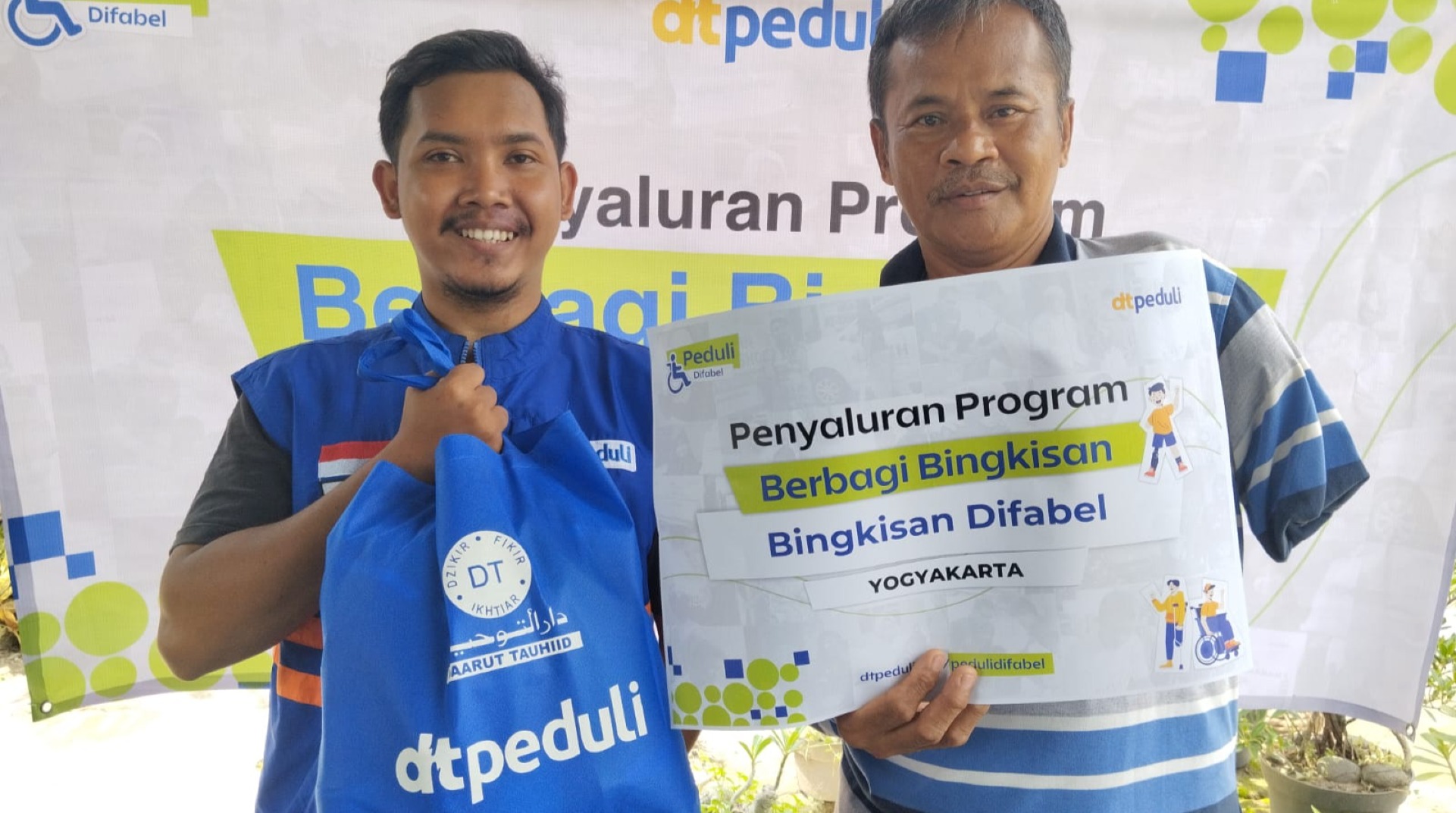 DT Peduli Yogyakarta Berbagi Bingkisan untuk Sahabat Difabel 