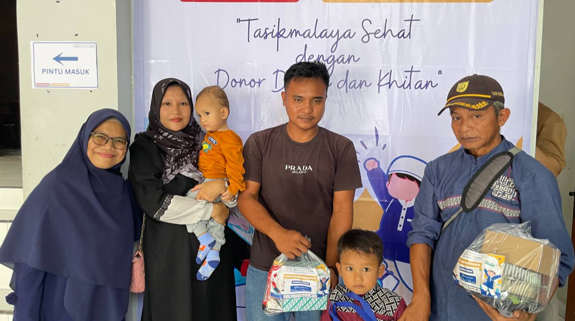 Sukses Gelar Khitanan Barokah dan Donor Darah, Paragon Corp dan DT Peduli Tasikmalaya Hadirkan Kebahagiaan untuk Sesama