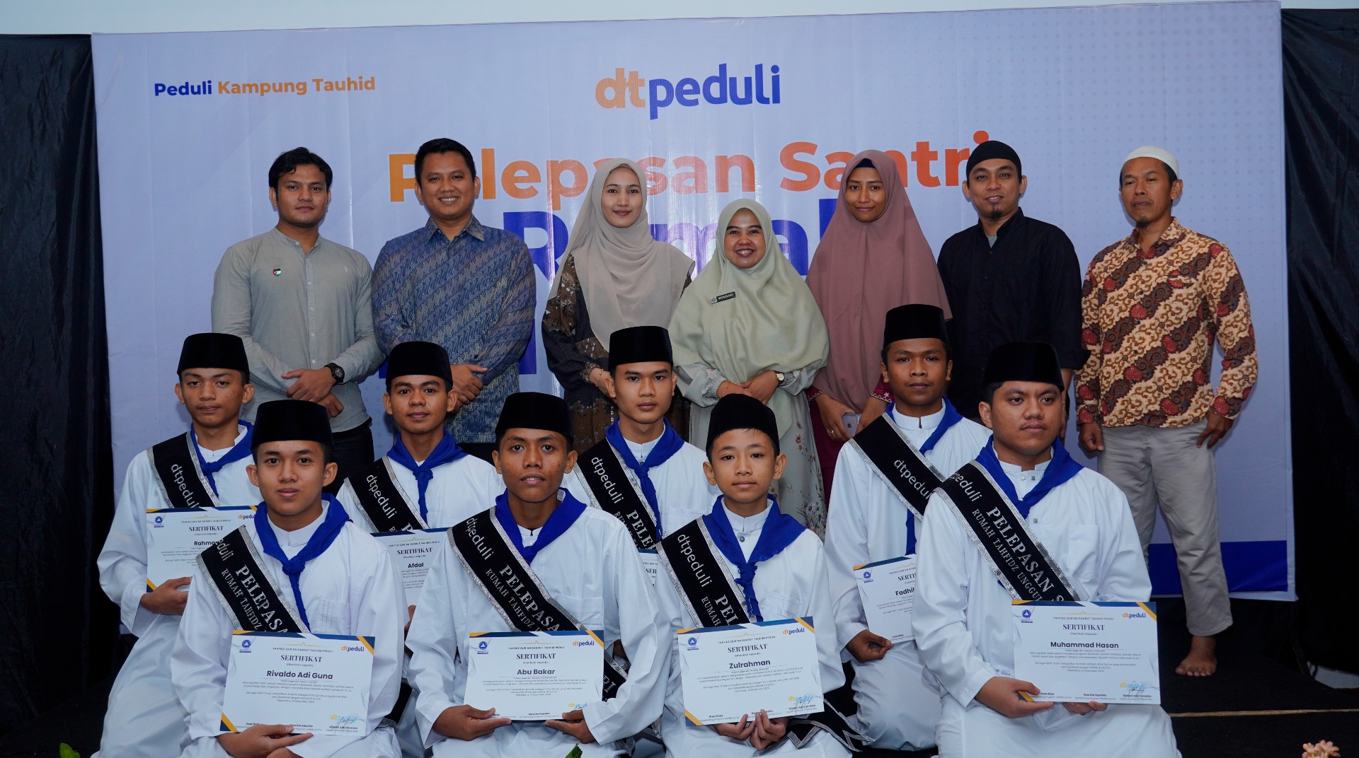 Pelepasan Wisuda Santri Rumah Tahfidz Unggul, DT Peduli Riau Harapkan Santri Menjadi Hafidz yang Bermanfaat