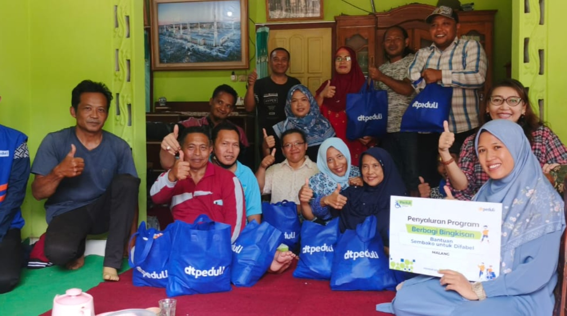 Bingkisan Cinta dari DT Peduli Malang untuk Difabel di Penghujung Tahun