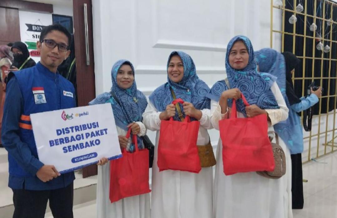 DT Peduli Kuningan Salurkan 102 Paket Sembako dalam Pasar Raya Qur'an Festival di STIQ Al Multazam