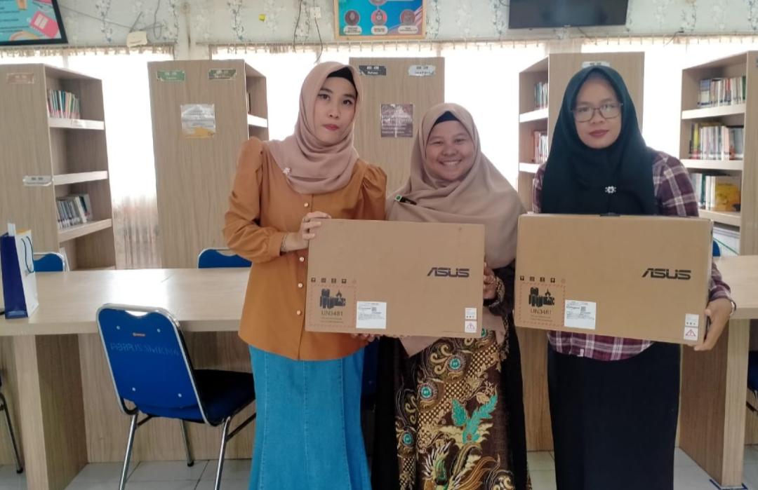 Dukung Minat Baca Siswa, DT Peduli Sumsel kembali Salurkan Bantuan Fasilitas Perpustakaan di SMK Negeri 4 Palembang