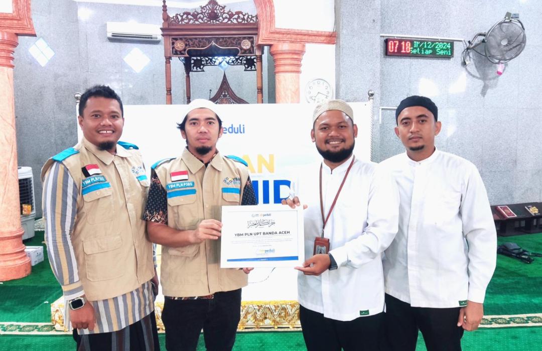 YBM PLN UPT Banda Aceh dan DT Peduli Aceh Salurkan Zakat untuk Santri Hafidz Unggul