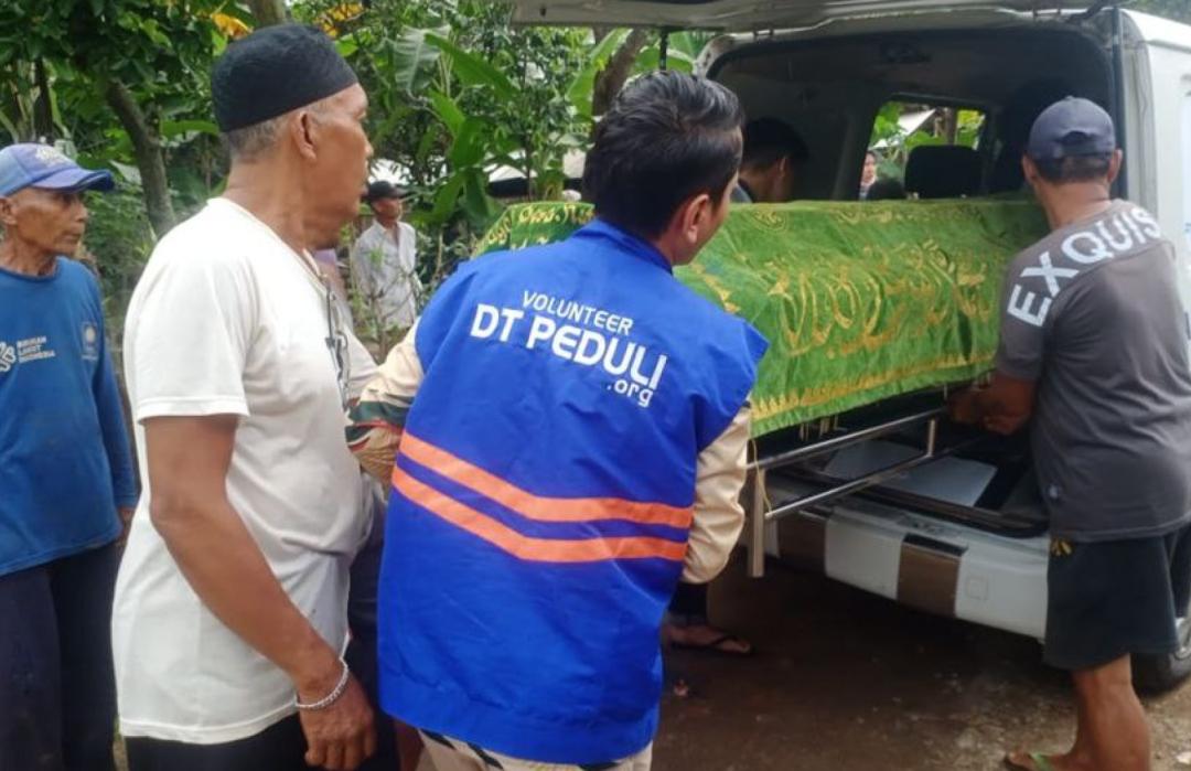 DT Peduli Depok Antar Jenazah Ibu Yoyoh ke Kuningan, Wujudkan Kepedulian di Akhir Perjalanan