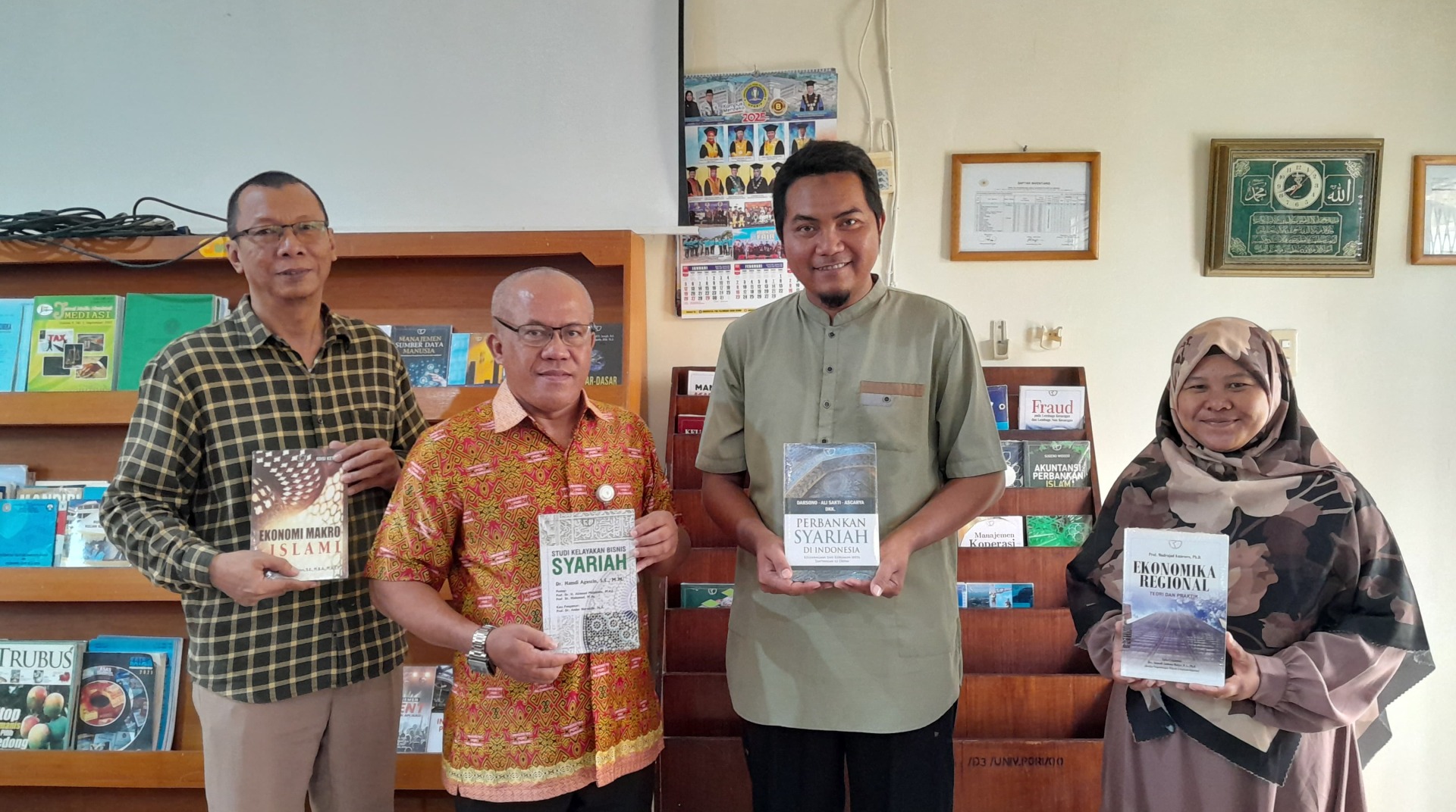 Dukung Generasi Gemilang di Perguruan Tinggi, DT Peduli Sumsel Salurkan Fasilitas Buku Ajar di Universitas PGRI Palembang