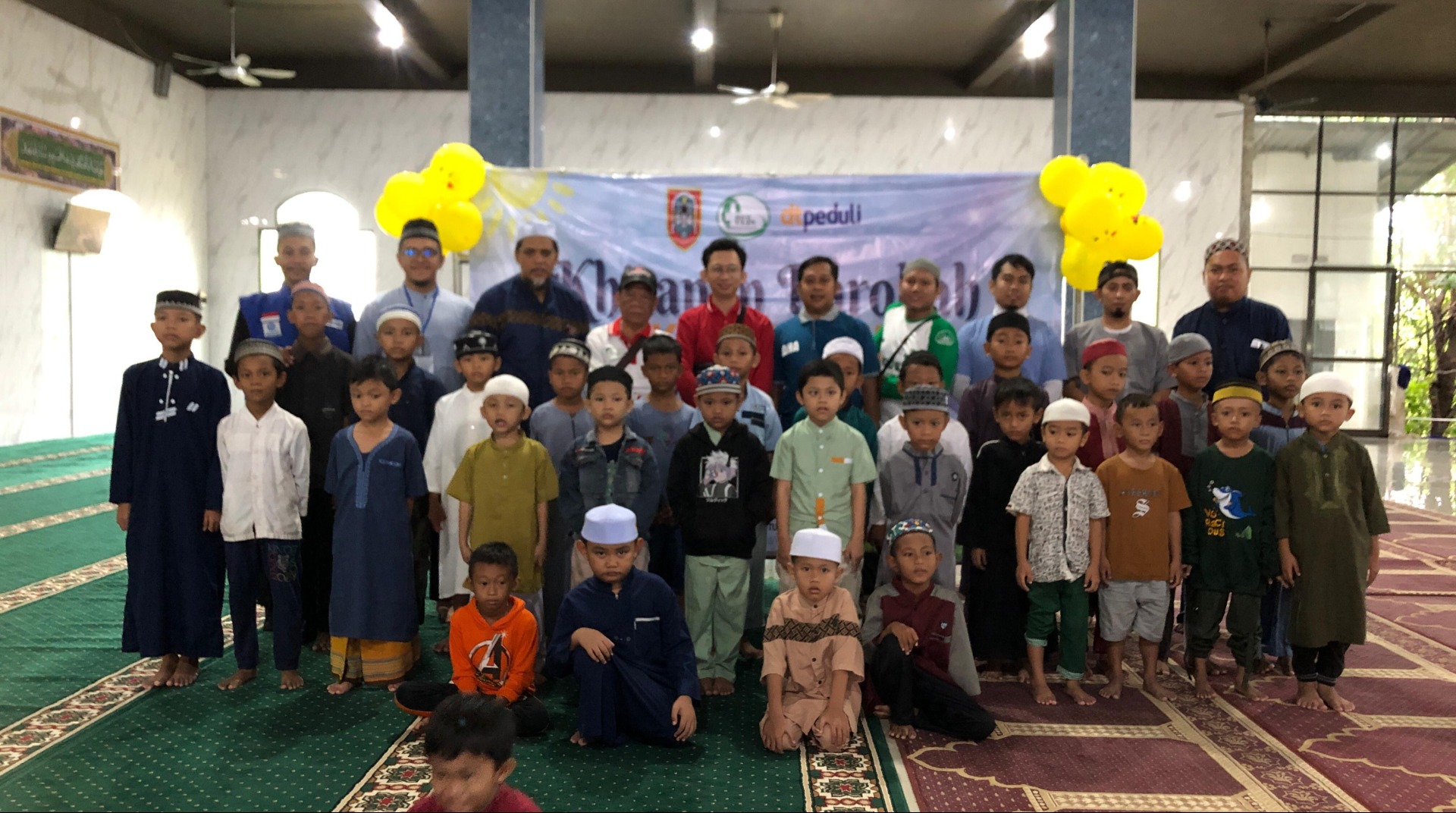  DT Peduli Kalsel Menggelar Acara Khitanan Barokah Akhir Tahun di Masjid Jami H. Muhammad Saleh Banjarmasin