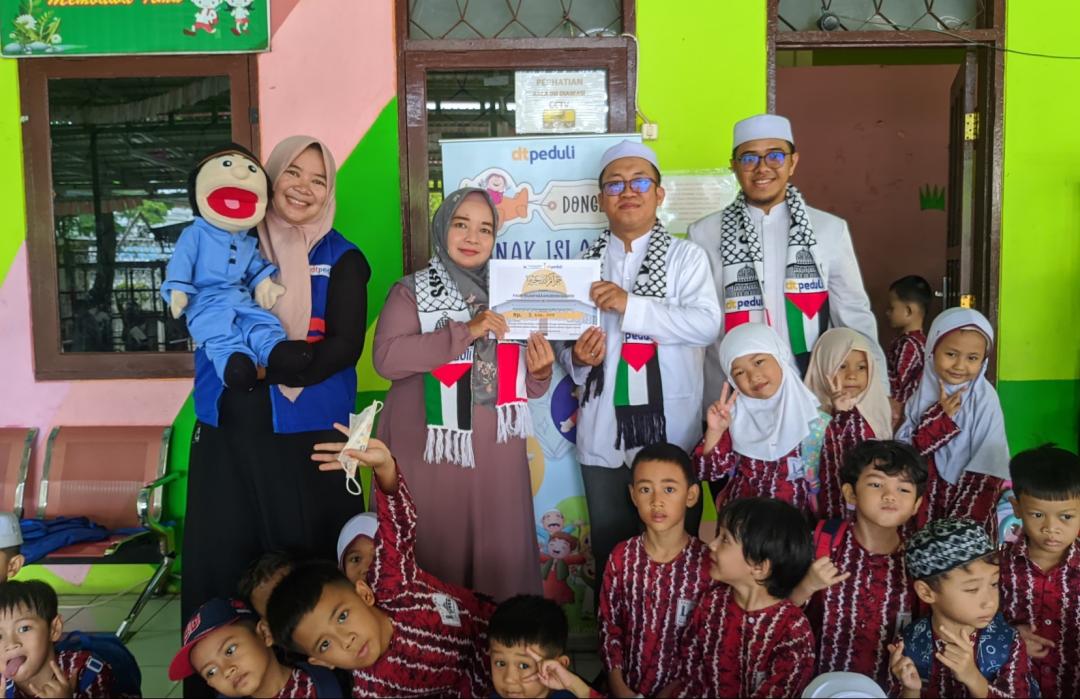 Anak-anak PAUD Terpadu Islam Hasanuddin Madjedi Antusias Menunjukkan Kepeduliannya Terhadap Palestina 