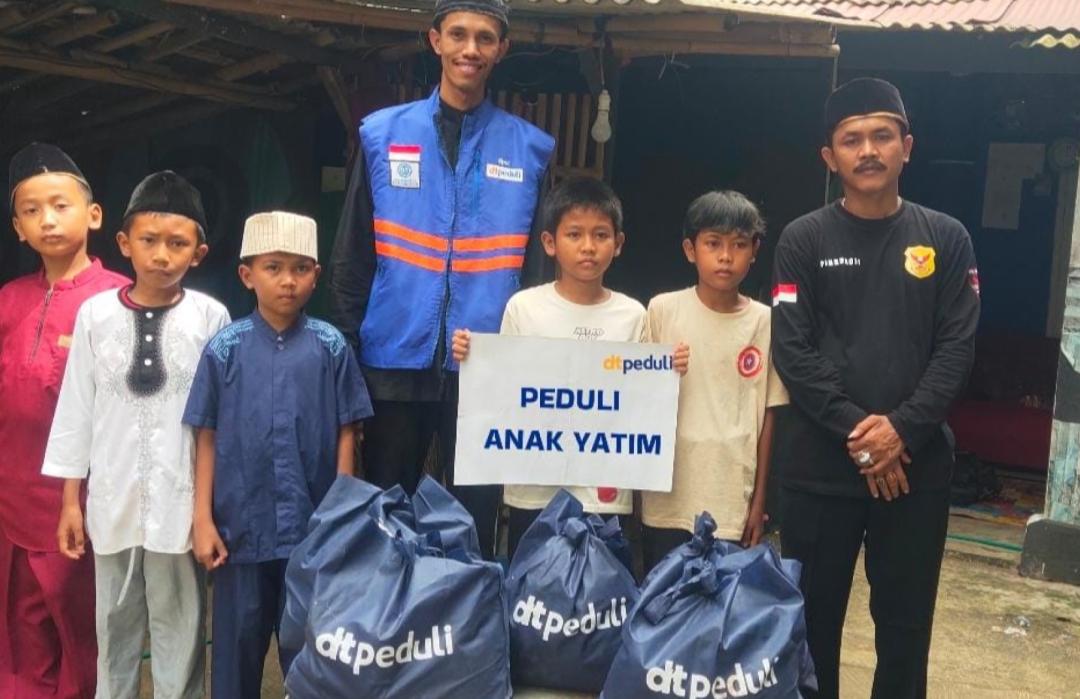 Distribusikan Bantuan Sembako, Anak Yatim Kampung Ciupas Sambut Bahagia Kedatangan DT Peduli Serang