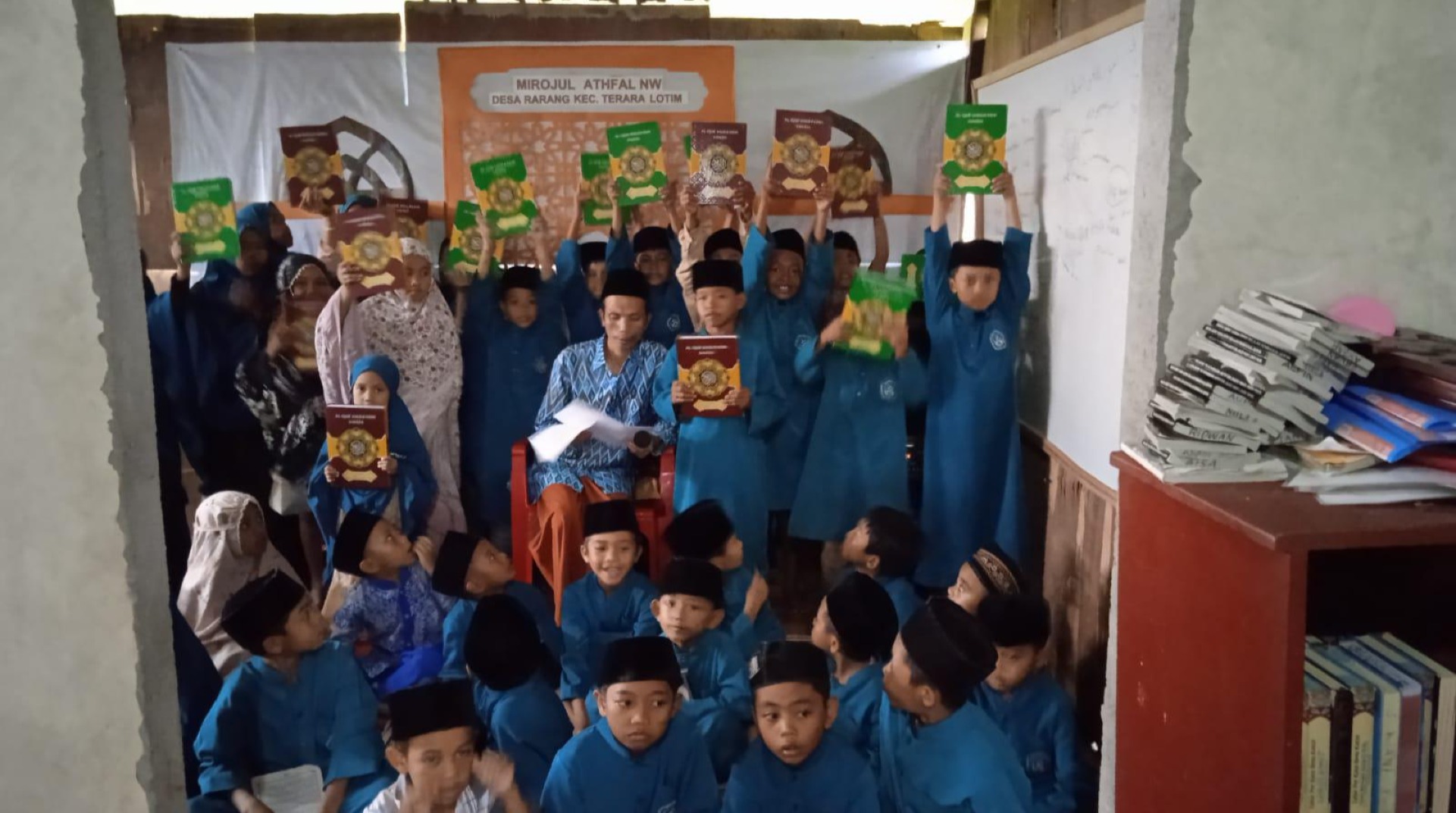 DT Peduli NTB Tebar Mushaf Al-Qur’an untuk Pendidikan Islam di Pelosok Lombok