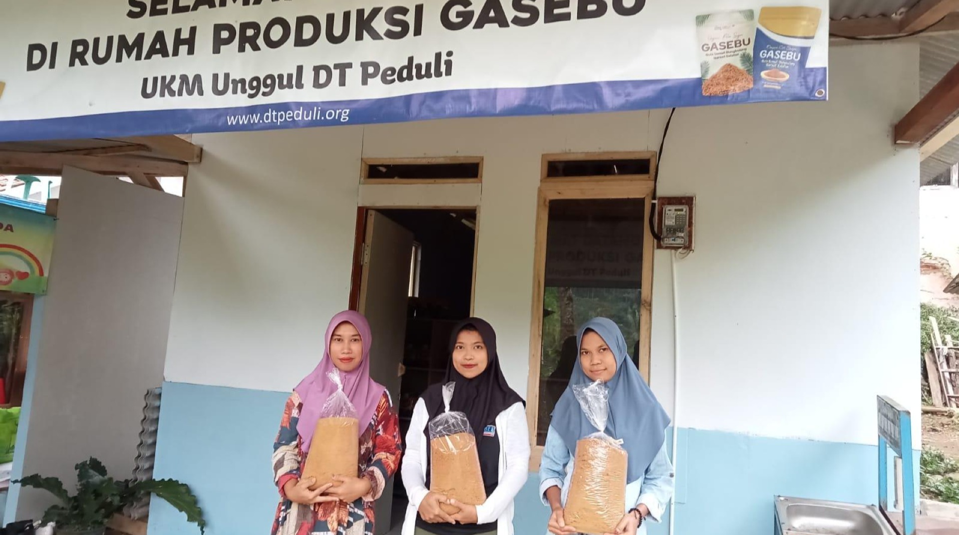 Berkah Ramadhan: KUBE GASEBU Garut Raih Pesanan Besar 4.000 Gula Semut 