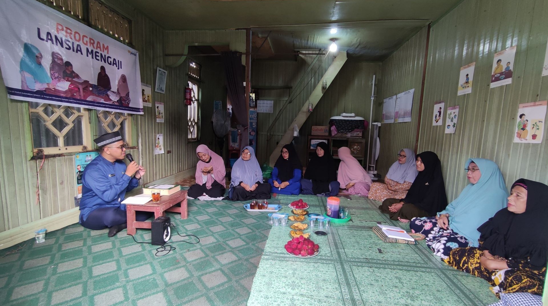 Semangat Belajar di Usia Senja pada Pembinaan TPQ Lansia DT Peduli Kalsel