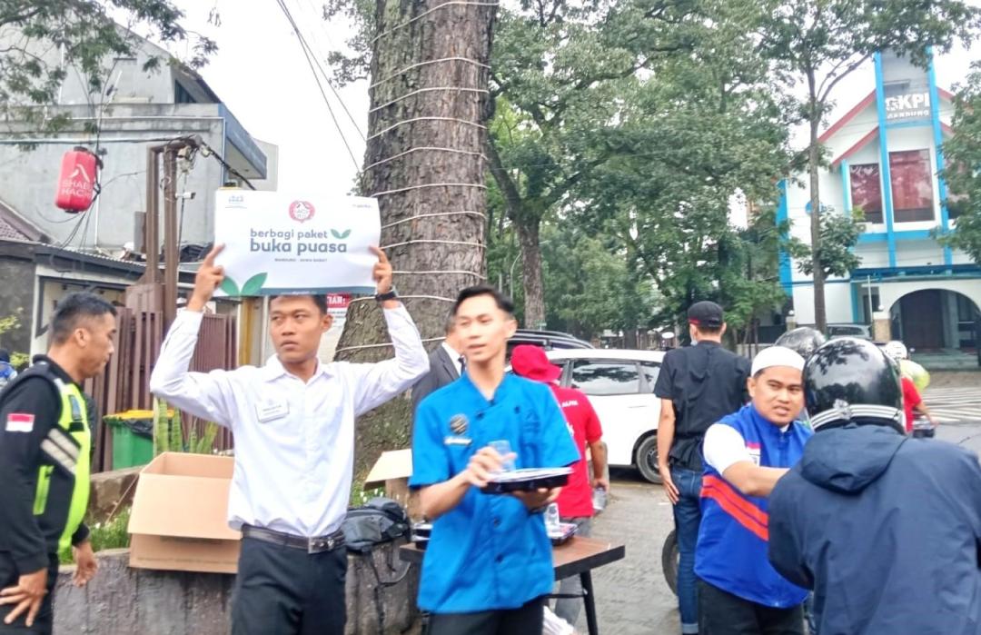 Sambut Berkah Ramadhan, Hachi Group Gandeng DT Peduli Bagikan 3000 Paket Berbuka Puasa