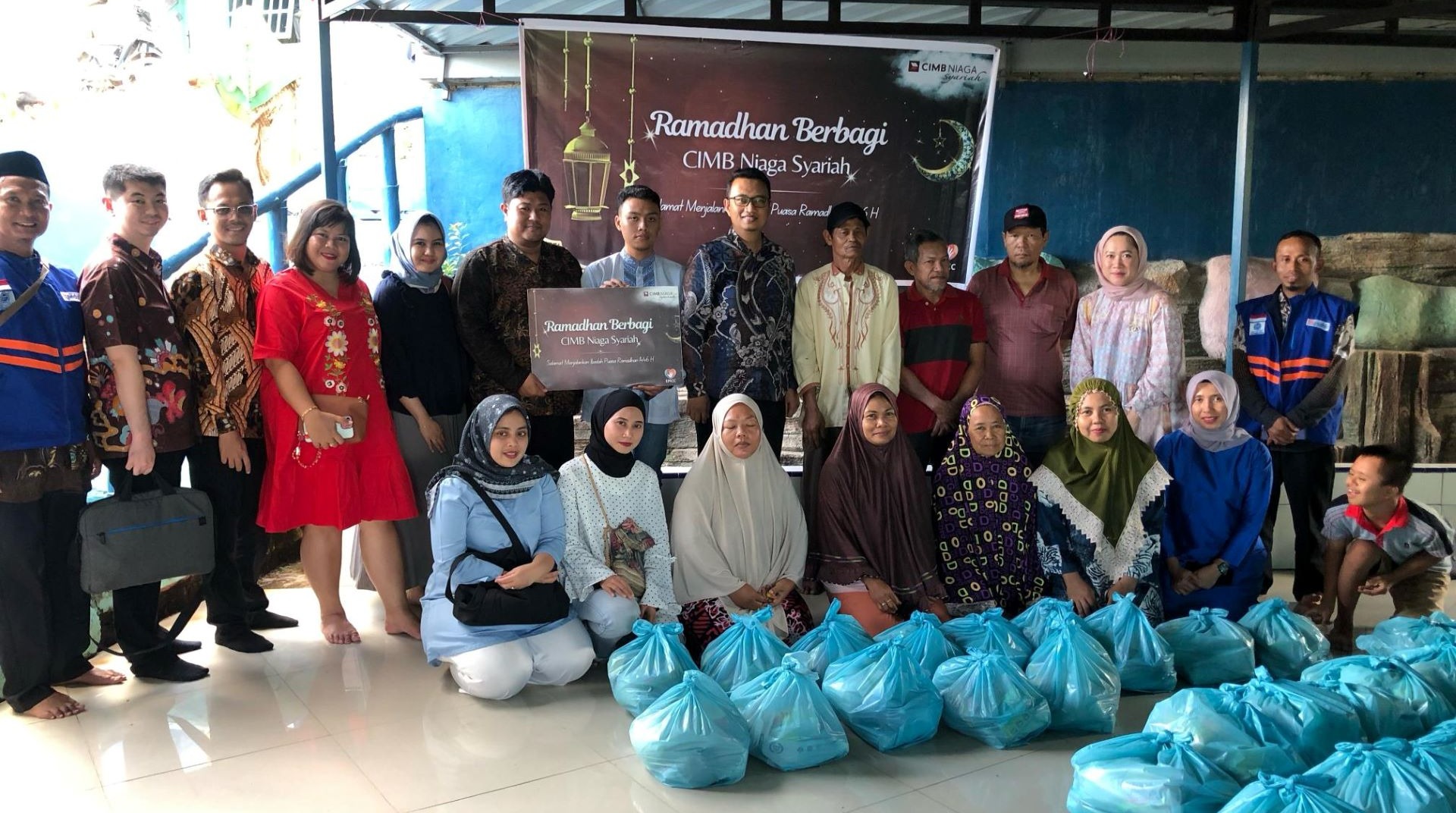 Ramadhan Berbagi, Bank CIMB Niaga Syariah Bekerja Sama dengan DT Peduli Kepri Salurkan Sembako