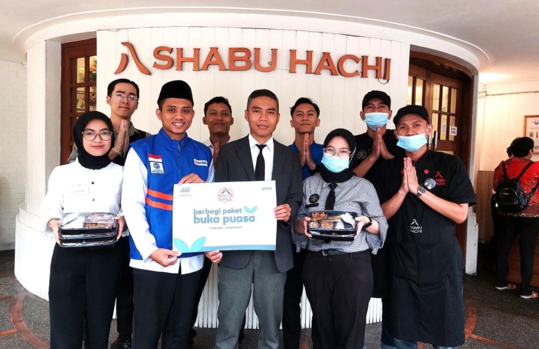 Berbagi Kebahagiaan Ramadhan, Hachi Group Bersama DT Peduli Bagikan 9000 Paket Buka Puasa