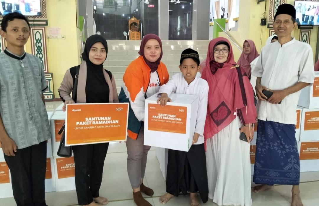 Tebarkan Kebahagiaan, BTPN Syariah Bersama DT Peduli Salurkan Paket Ramadhan untuk Yatim dan Dhuafa di Tuban 