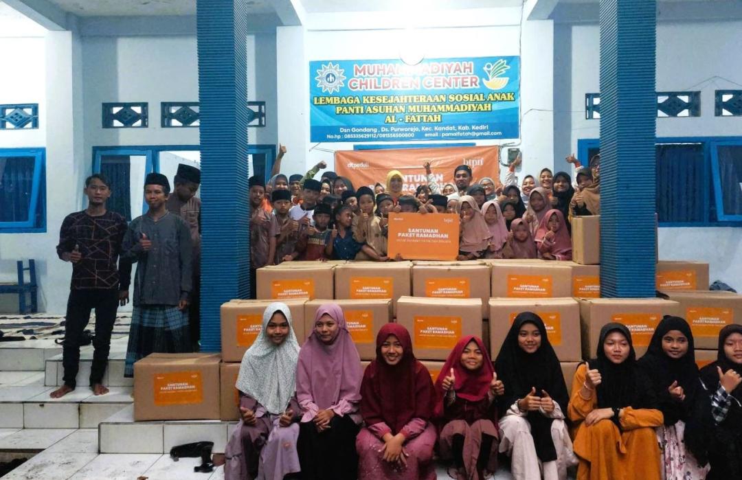 Bersama BTPN Syariah, DT Peduli Salurkan Paket Ramadhan untuk Yatim dan Dhuafa di Madiun dan Kediri 