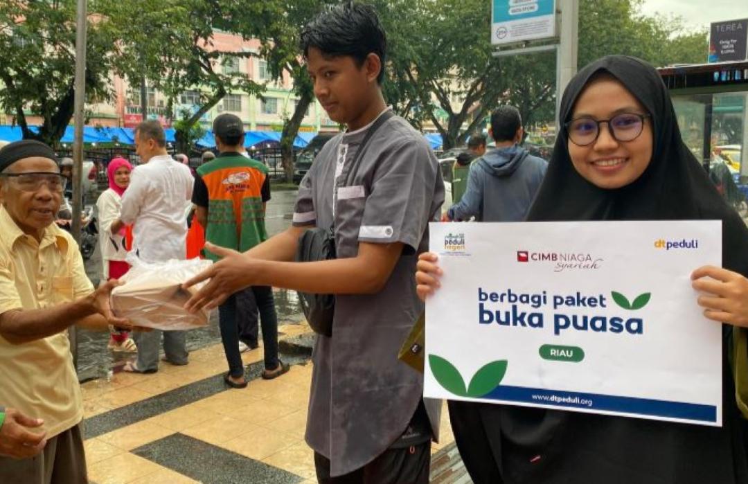 Bank CIMB Niaga Syariah Bagikan Program Kebaikan bersama DT Peduli Riau 