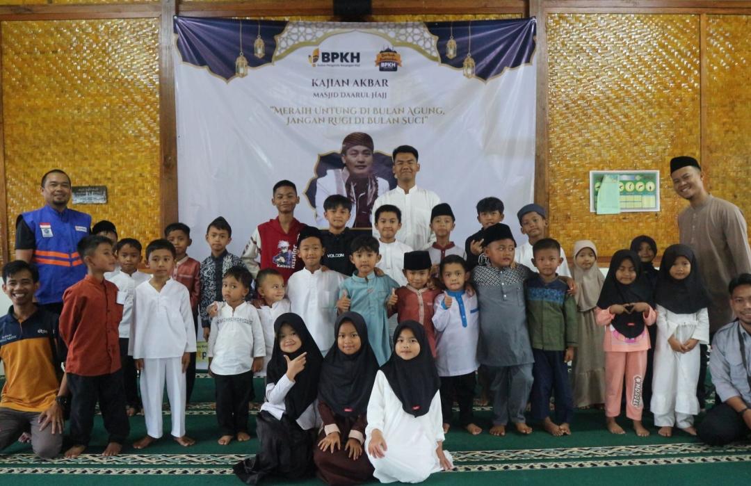 Semarak Ramadhan Kampung Haji, DT Peduli Sukabumi dan BPKH Gelar Buka Puasa Bersama dan Santunan Anak Yatim 