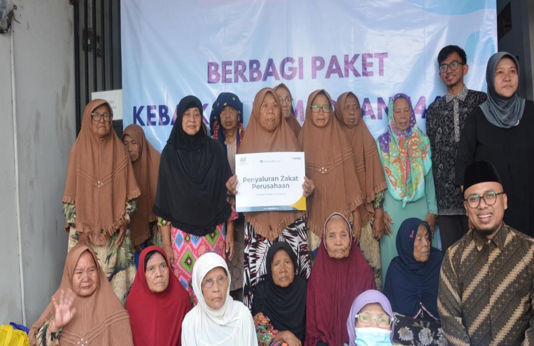 PT Paragon Corp dan DT Peduli Jakarta Salurkan 60 Paket Bingkisan Lebaran ke Yayasan Bhakti Bunda Sejahtera 